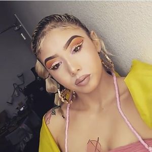 Meet your Posher, Priscilla